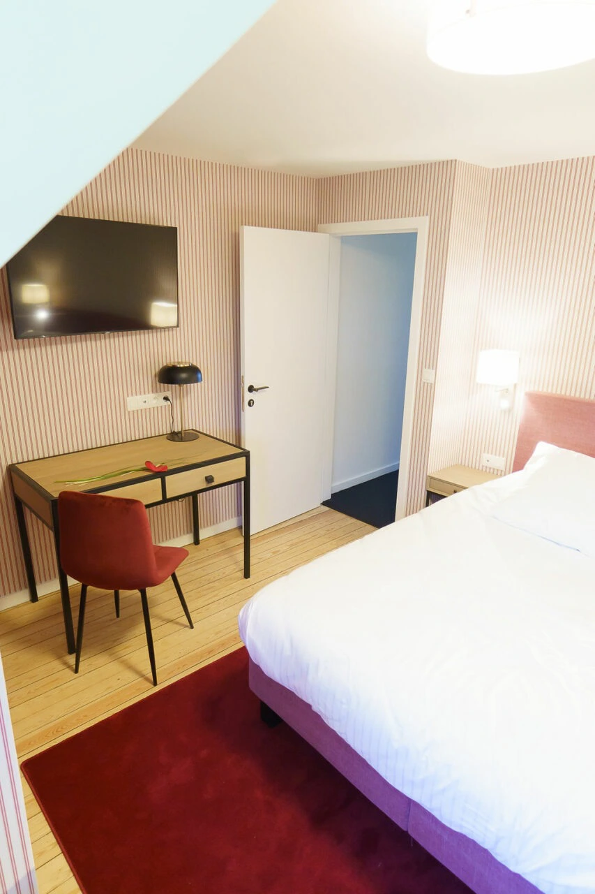 vm img 40 Chambres 99 853x1280 1